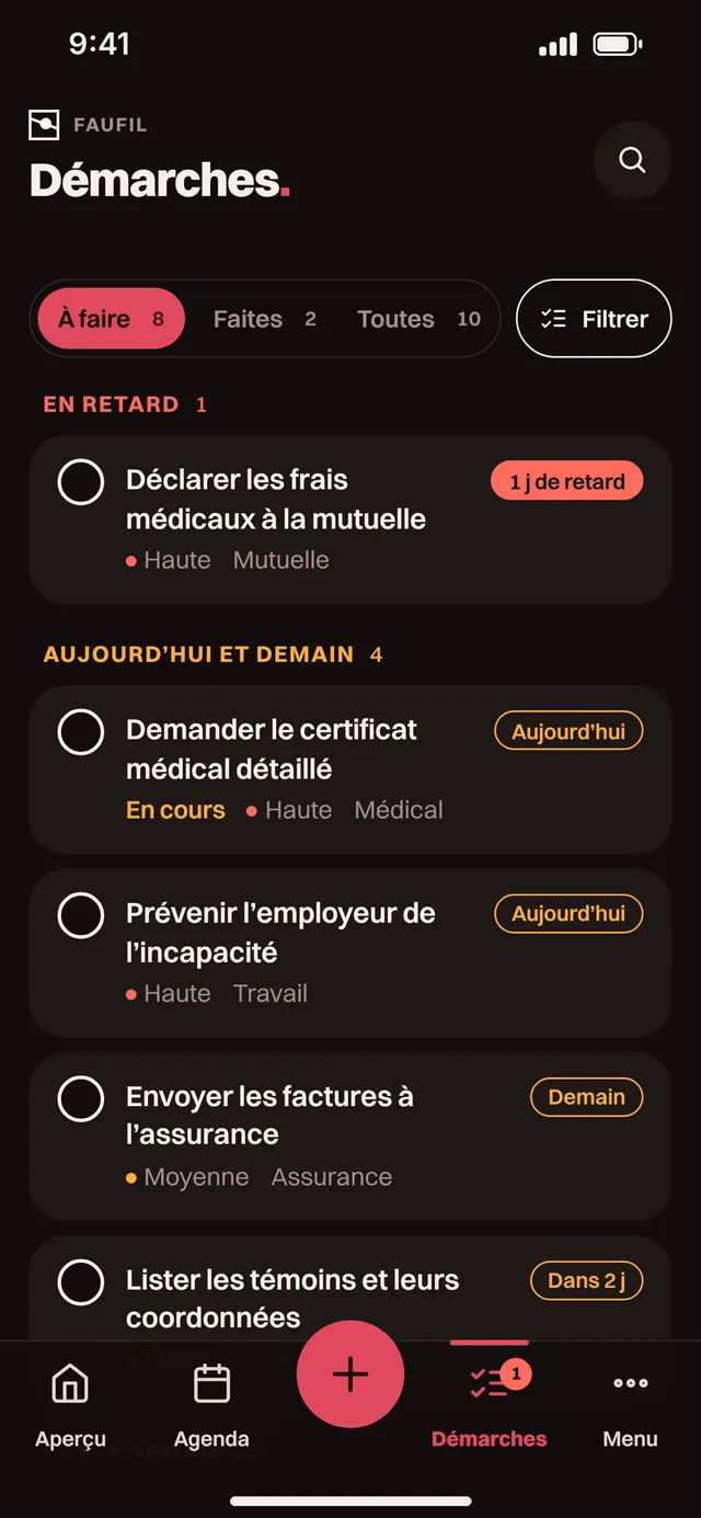 Écran Démarches de Faufil sur iPhone, en mode sombre : une démarche en retard, puis celles d’aujourd’hui et de demain.